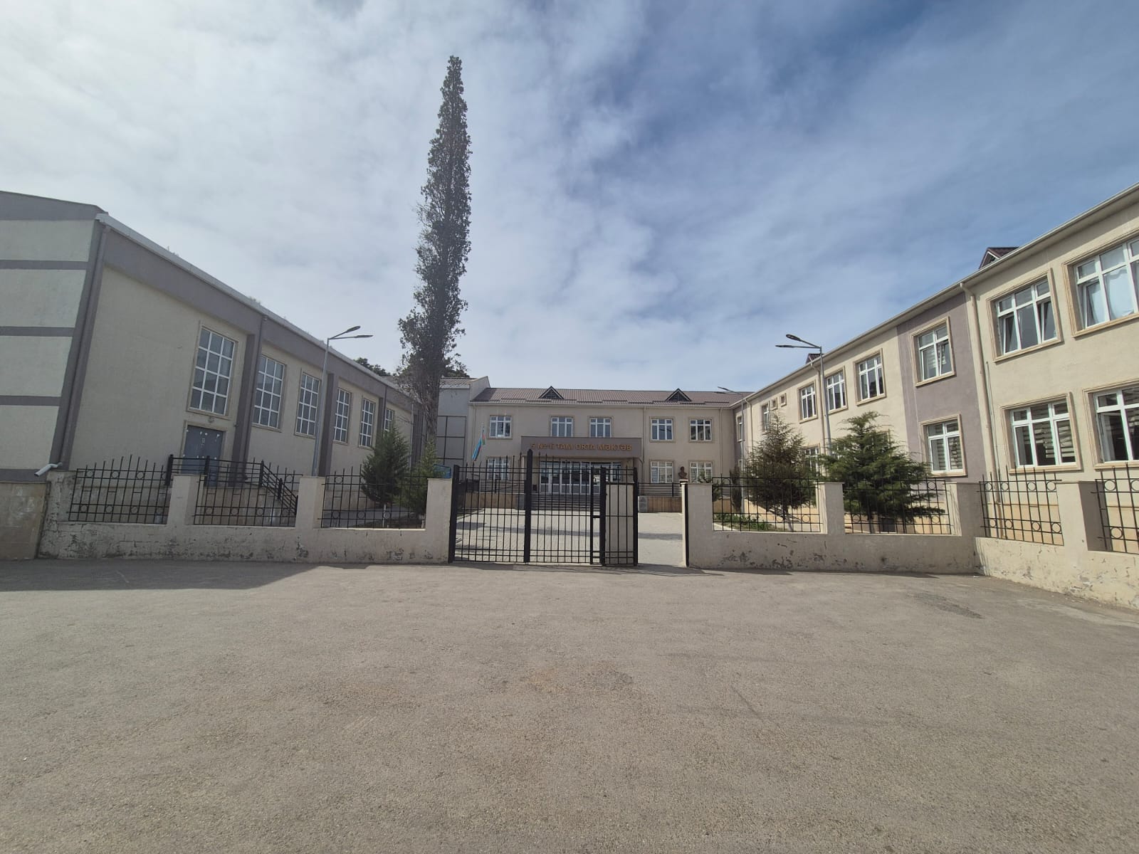 Xaçmaz şəhər Bəybala Rəsulov adına 5 nömrəli tam orta məktəb