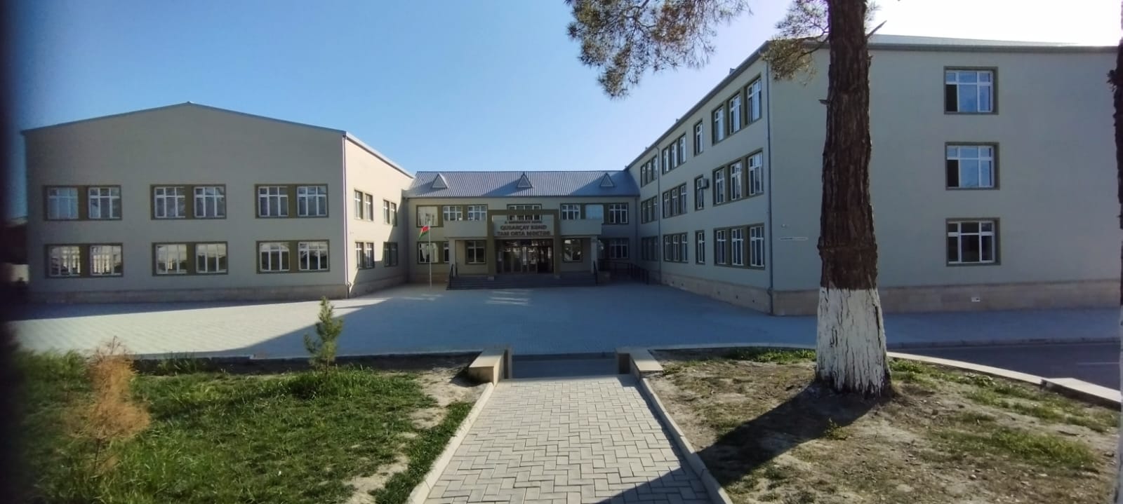 Xaçmaz rayonu Qusarçay kənd Arif Məmmədov adına tam orta məktəb