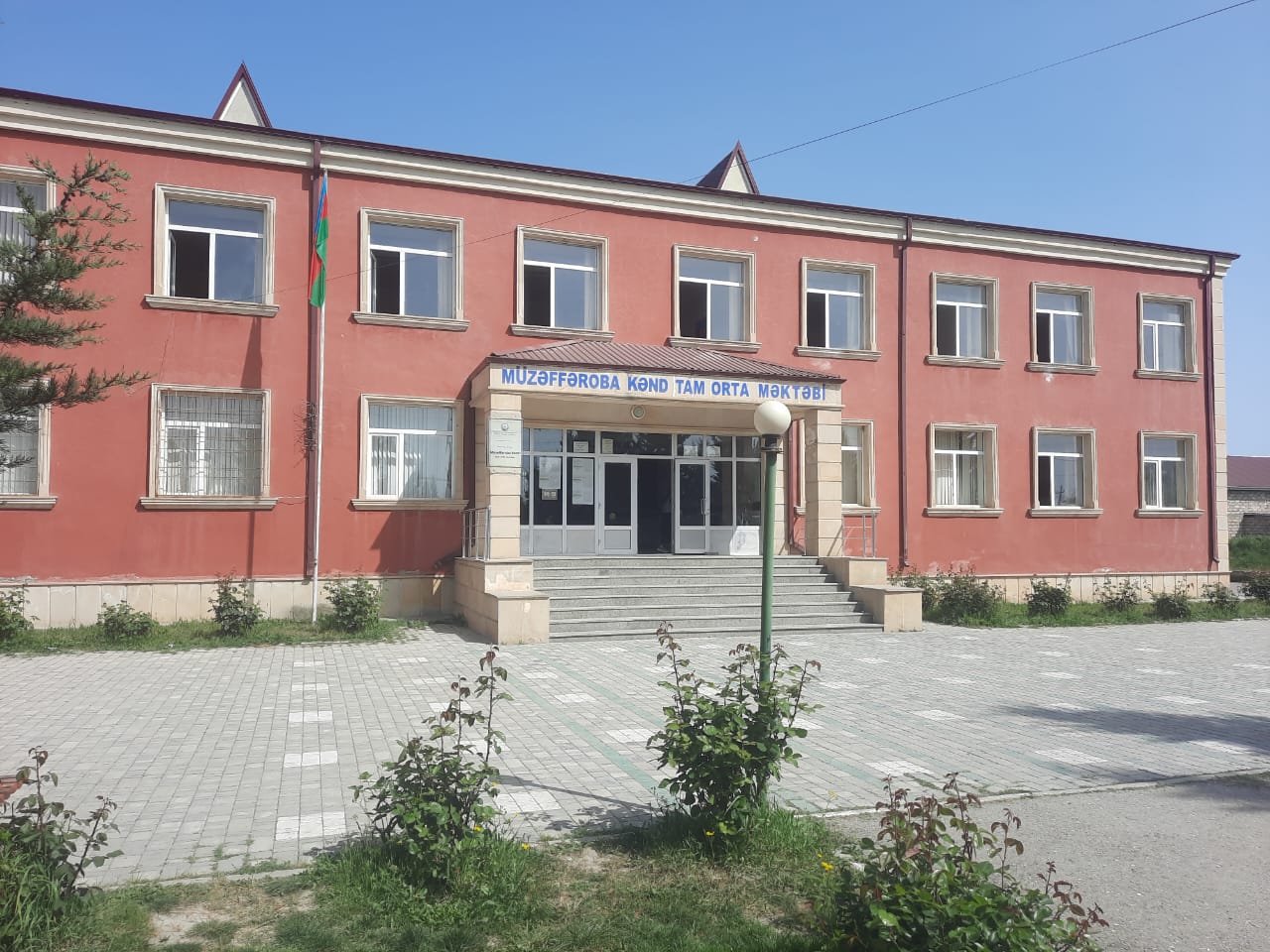 Xaçmaz rayonu Müzəffəroba kənd tam orta məktəb