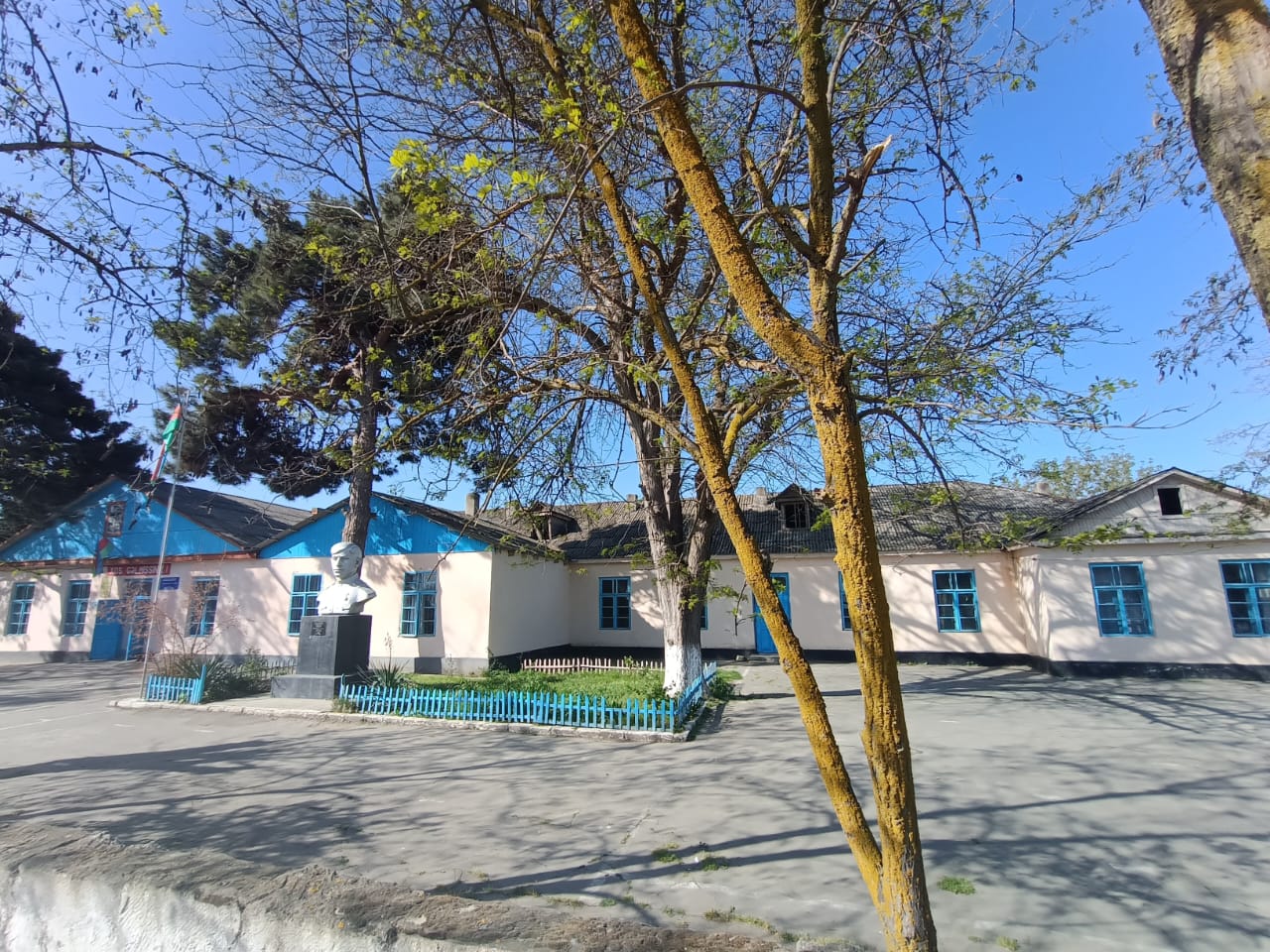 Xaçmaz rayonu Nabran kənd tam orta məktəbi