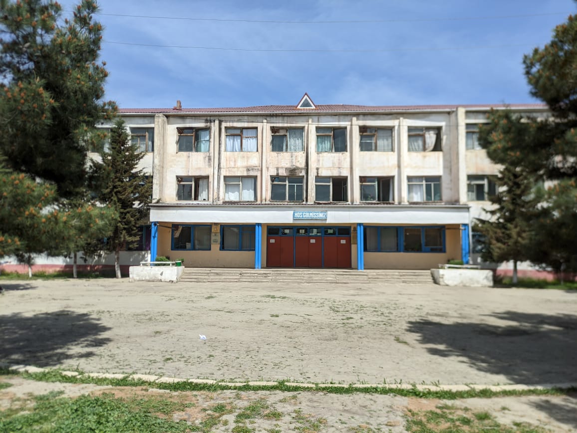 Xaçmaz rayonu Yalama kənd Mahmud Əbilov adına tam orta məktəb