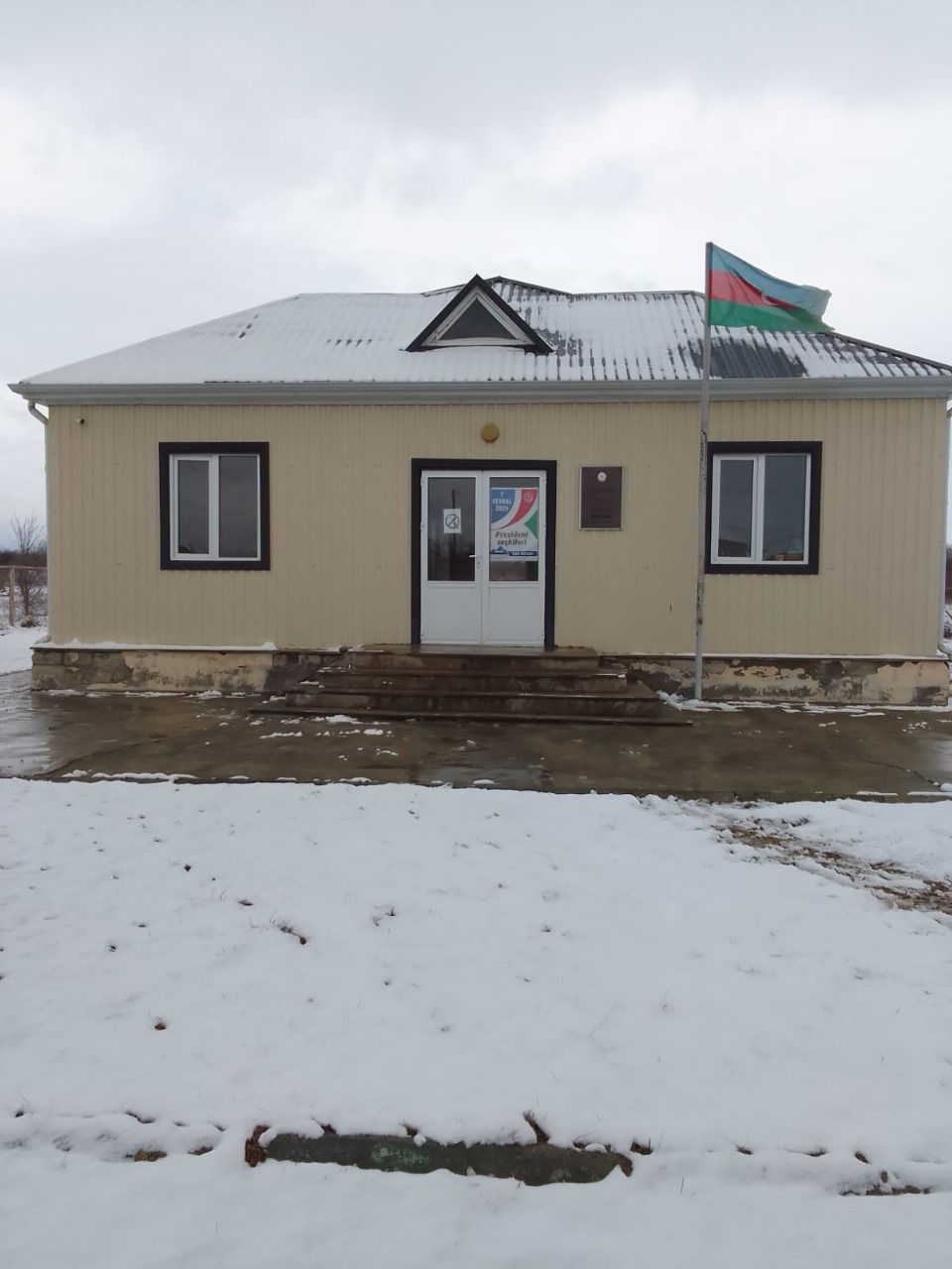 Xaçmaz rayonu Əzizli kənd ibtidai məktəb