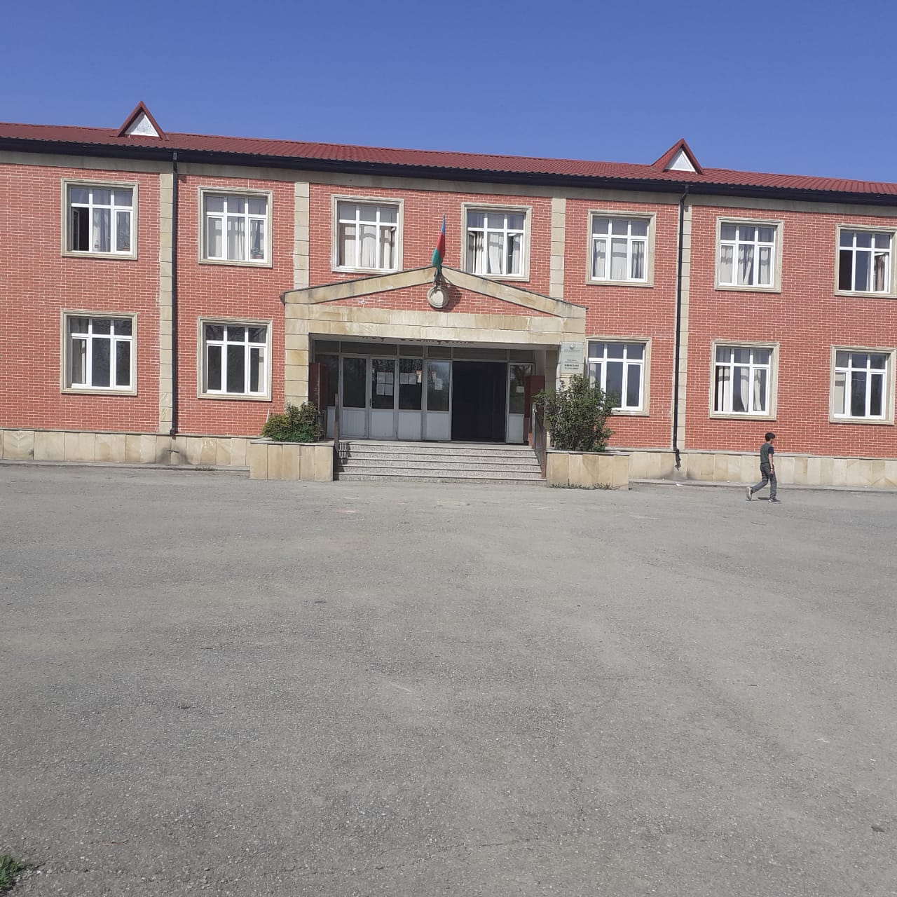 Quba rayonu Möhüc kənd Əfqan İdrisov adına tam orta məktəb