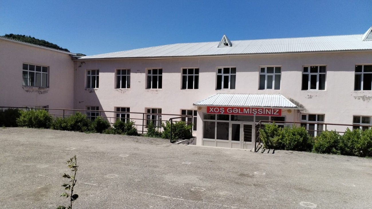 Quba rayon Afurca kənd Mahmud Mahmudov adına tam orta məktəb