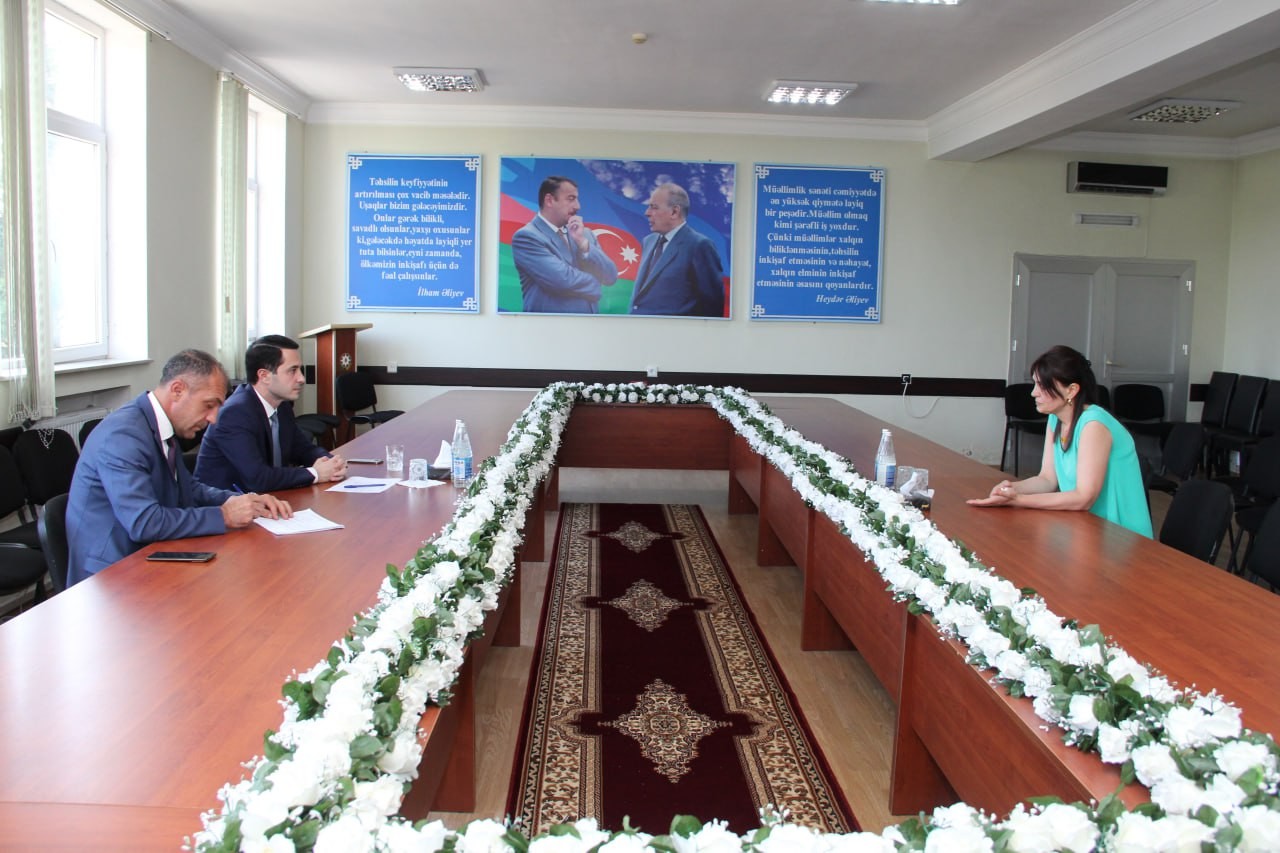 28 avqust 2024-cü il tarixində Quba-Xaçmaz Regional Təhsil İdarəsinin müdiri Coşqun Əliyev Xaçmaz şəhərində vətəndaşları qəbul etmişdir.