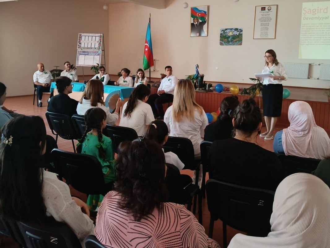 "Məktəblərin valideynlər qarşısında illik hesabatı" layihəsi davam edir.