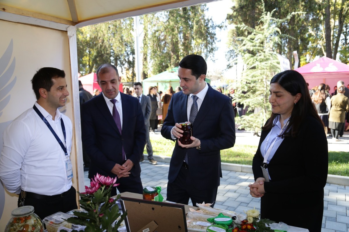 Xaçmaz rayonunda geniş sərgi təşkil olunmuşdur.