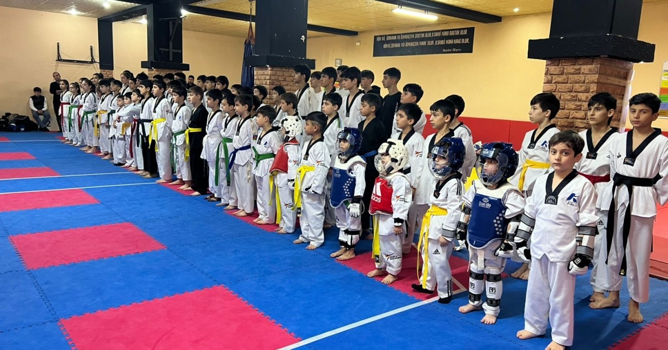 8 Noyabr – Zəfər Gününə həsr olunmuş taekvondo üzrə rayon çempionatı keçirilmişdir.