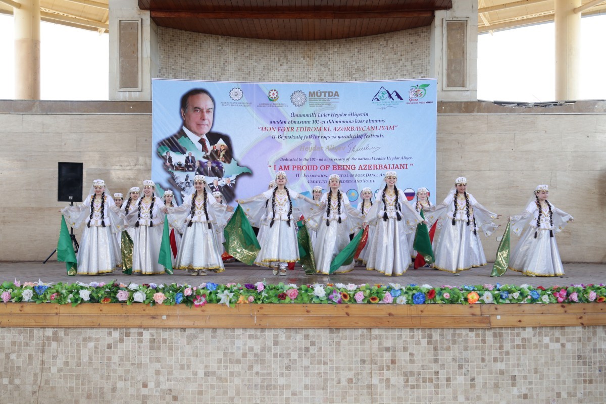 "Mən fəxr edirəm ki, azərbaycanlıyam" adlı II folklor və rəqs festivalı keçirilmişdir.