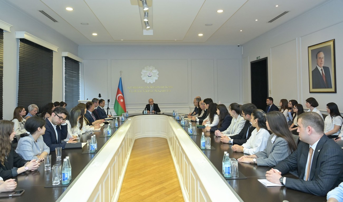 Elm və təhsil naziri Emin Əmrullayev görüş keçirdi