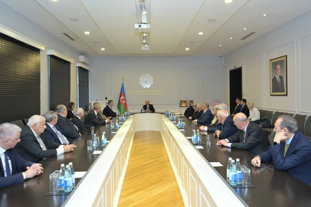 Alimlərlə görüş keçirildi