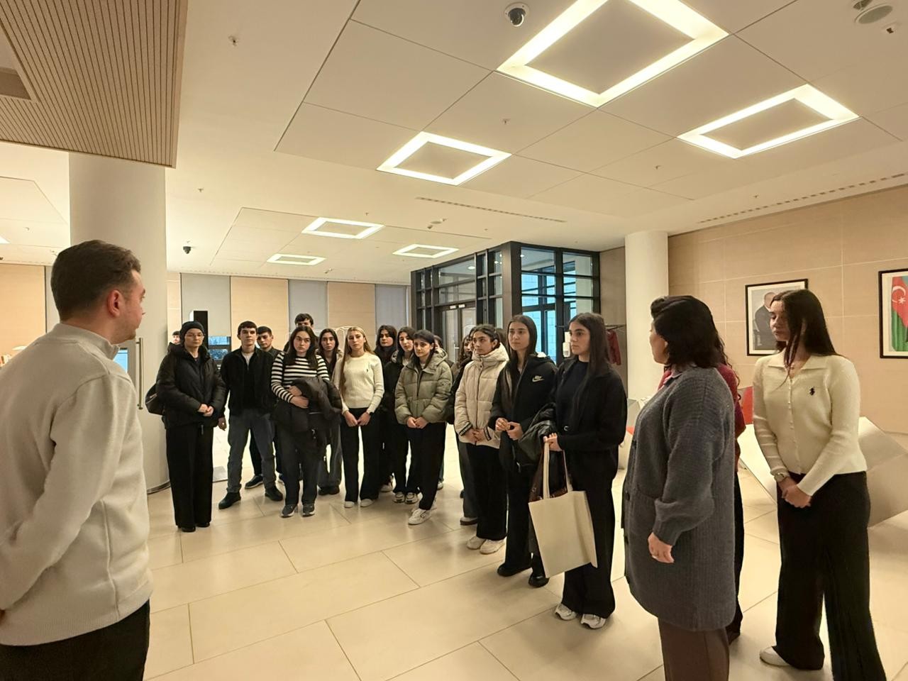 Şagirdlər ADA Universitetinə səfər etdi