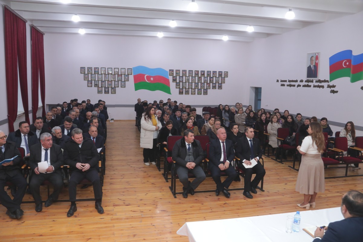 Ümumi təhsil müəssisələrinin rəhbərləri ilə görüş keçirildi