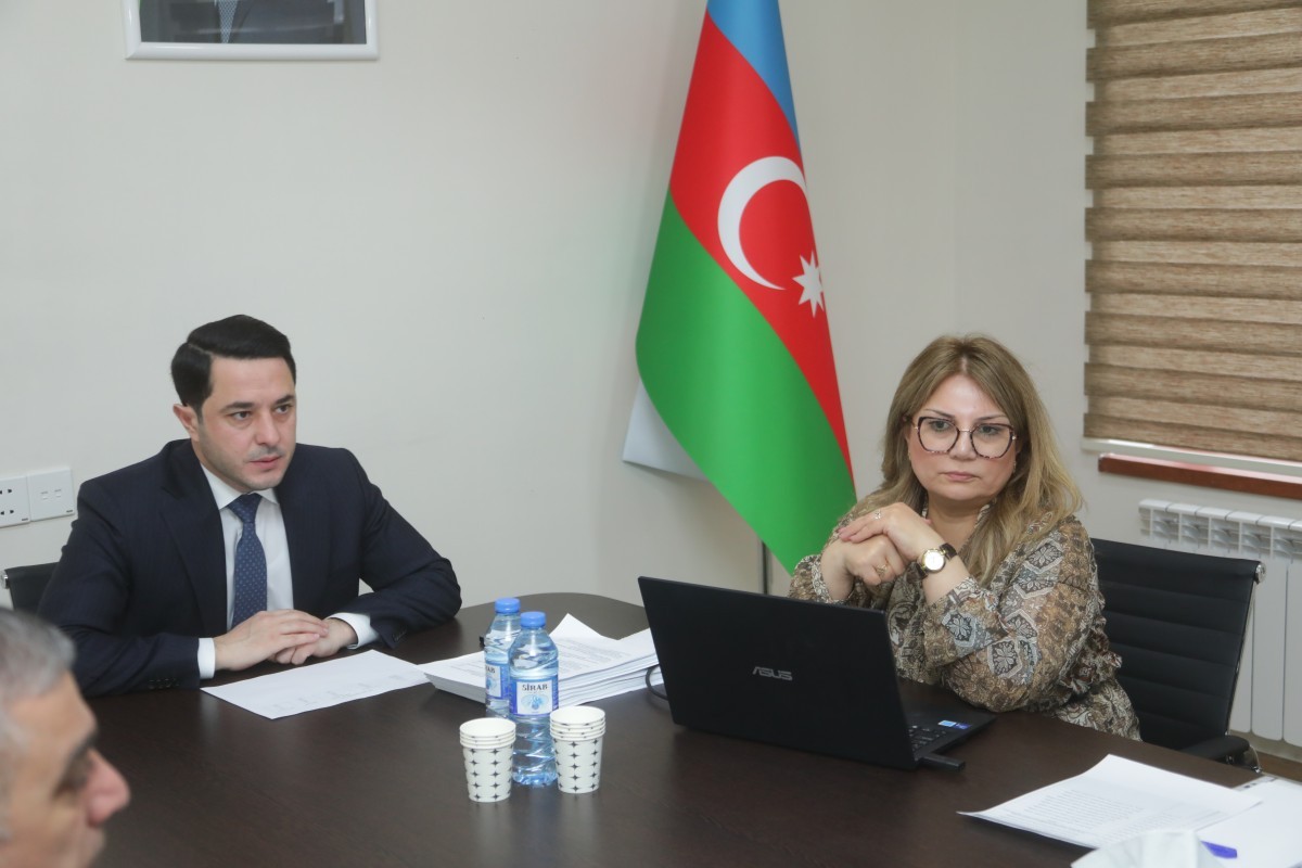 Təhsil sektorlarının rəhbərləri ilə görüş keçirmişdir.